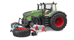 Bruder Fendt tractor 1050 Vario met monteur en garaga accessoires