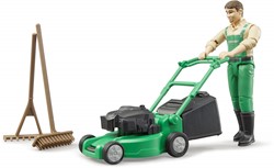 Bruder bworld Tuinman met grasmaaier en tuingereedschap