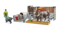 Bruder bworld Koe- en kalverstal incl.koe en accessoires