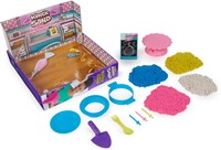 Kinetic  Sand - Regenboogram Taartenwinkel - Met 680 gram Geel Roze Blauw En Naar Vanille Geurend Wit Speelzand - Met 10 Stuks Keukengerei En Accessoires-2
